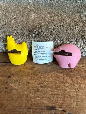 Fox Silicone pot clips - Yellow Rooster & Pink Pig Shapes